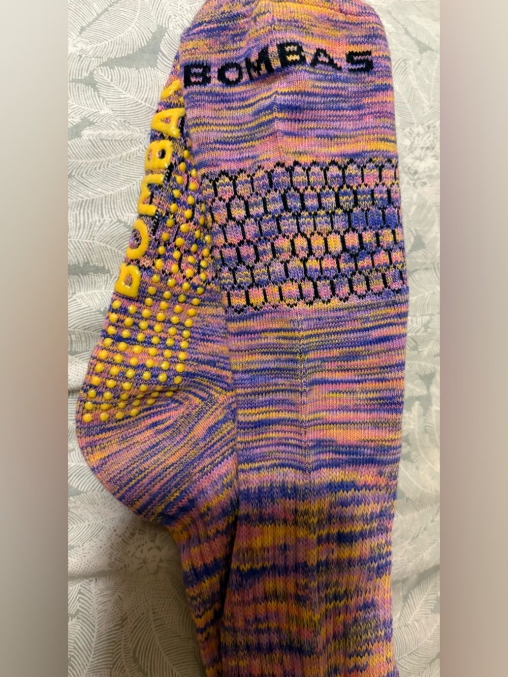 NWOT size medium Bombas Men’s Gripper Crew Socks Multicolor 3 Pack - Picture 13 of 15